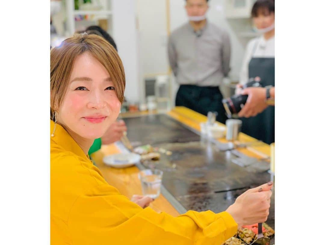 酒井瞳さんのインスタグラム写真 - (酒井瞳Instagram)「今夜の #よかばん 念願のあのご飯🥺❤️ 嬉しすぎるためニヤニヤが止まりません🥴💕　さぁ‼️なにを食べてるか放送をお楽しみにぃぃ🙌✨　カメラ目線だけど手は動いております。笑🤤  #宮崎 #グルメ #美味しい #うまミヤザキ #いただきます #ごちそうさまでした #幸せ #食べるの大好き」12月8日 8時34分 - s.sakaihitomi