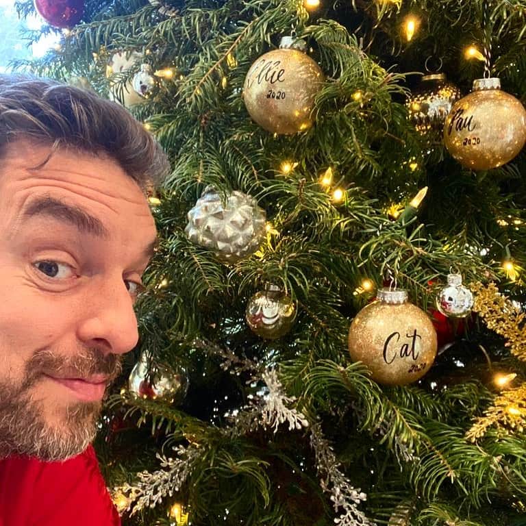 パウ・ガソルさんのインスタグラム写真 - (パウ・ガソルInstagram)「Santa is coming to town! 🎄🎅🏼 #Family ❤️」12月8日 8時37分 - paugasol