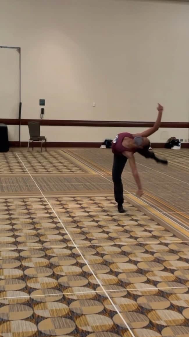 トラビス・ウォールのインスタグラム：「The Stunning @christian_burse dancing at Nuvo Dance Convention」