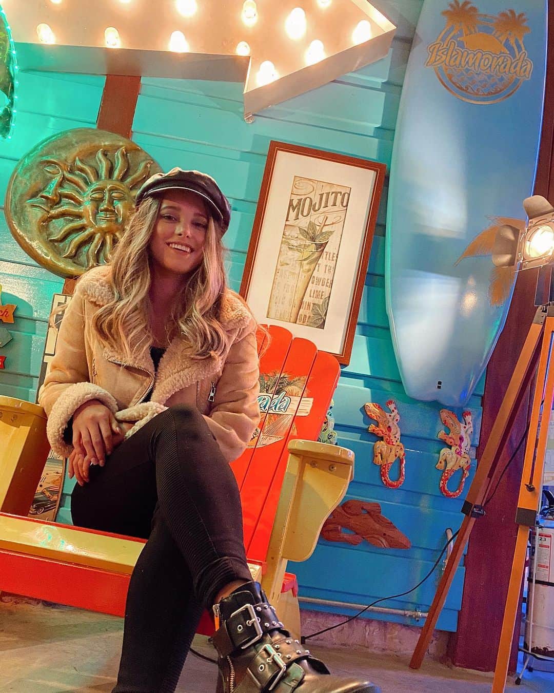 ミッチェル・オルベラのインスタグラム：「No saben lo rico que se come aquí 🤩❤️」