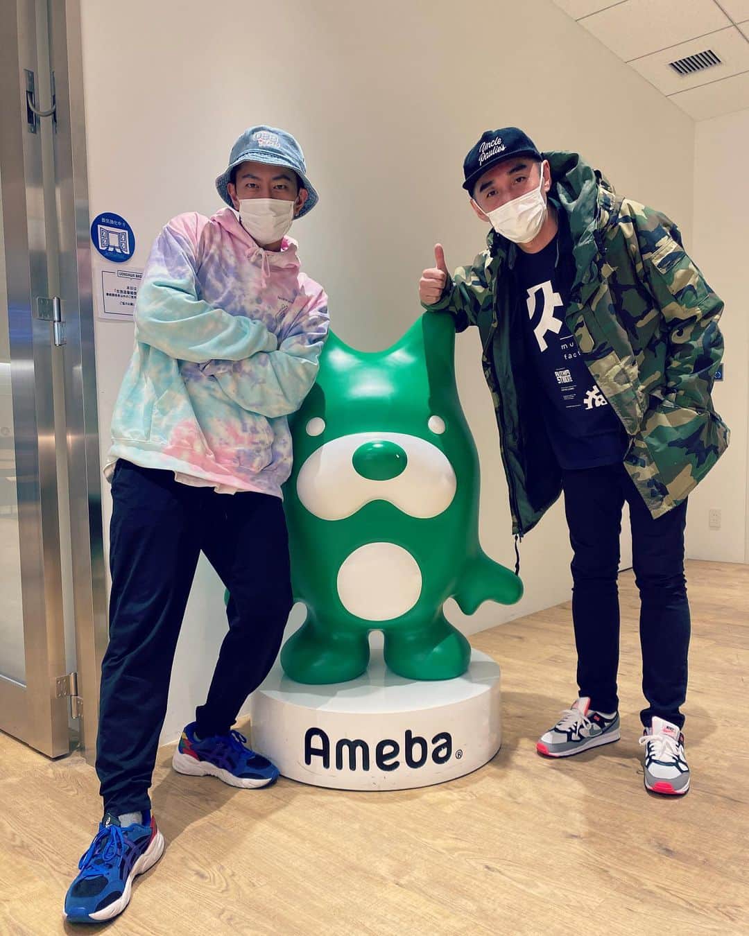 DJ B=BALLのインスタグラム：「with @djkango  今日もヤバ過ぎるセットでした🌞 @abemamix ご視聴頂きありがとうございました」
