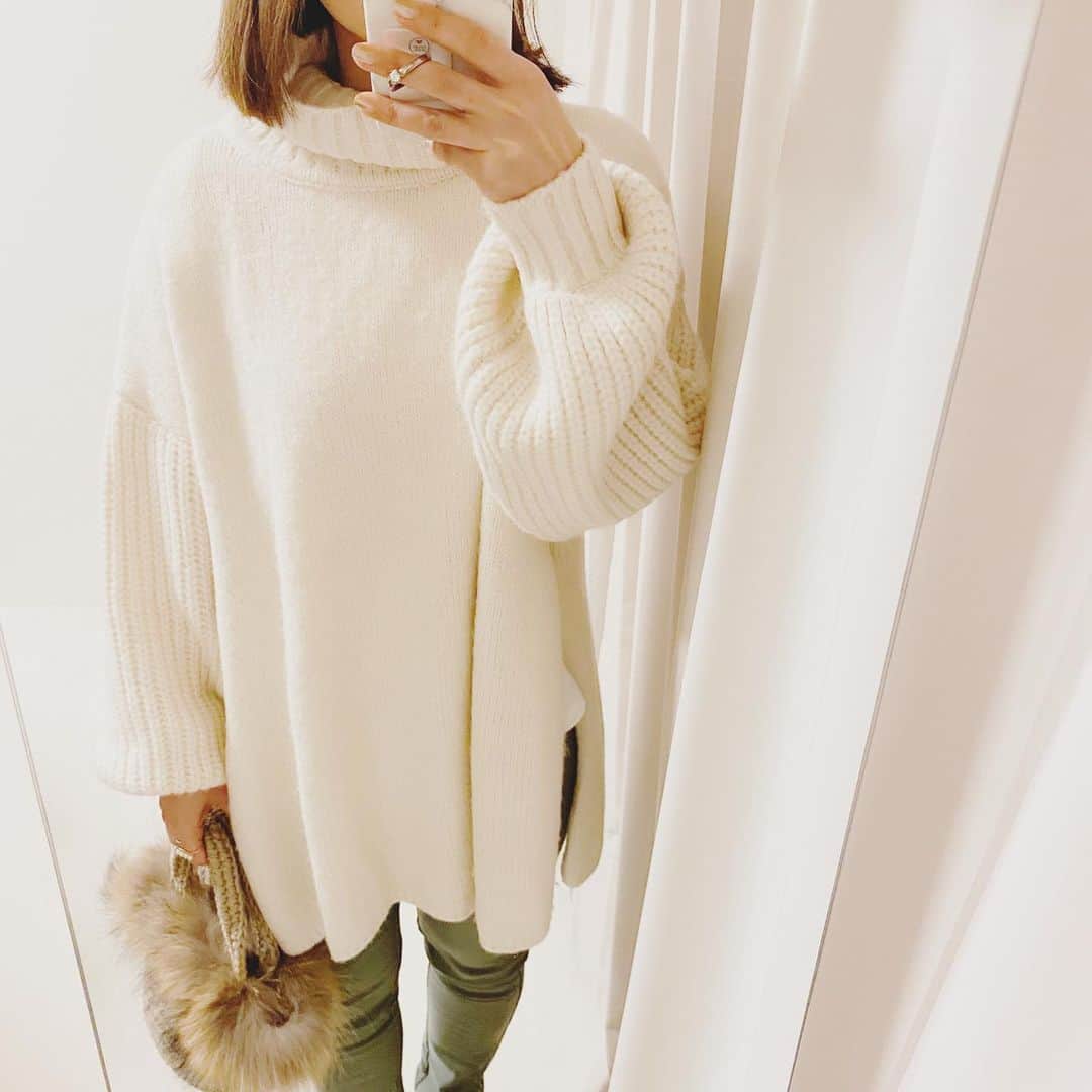 aiaiのインスタグラム：「✵ ✵ ✵   ふわふわで気持ち良すぎたニット @jungle___jungle   #タートルネックニット  #タートルニット  #ニット  #ニットコーデ   ✵ ✵  コーデの詳細はブログに書いています  𖤐𖤐𖤐𖤐  #fashion#outfit#style#coordinate#instagood#ootd#pic#instapic#コーデ#コーディネート#スタイリング#プチプラコーデ#本日のコーデ#大人カジュアル#プチプラ  #カジュアル ##アラフォー #アラフォーコーデ #アラフォーファッション#ざっくりニット#ブラウンコーデ#」