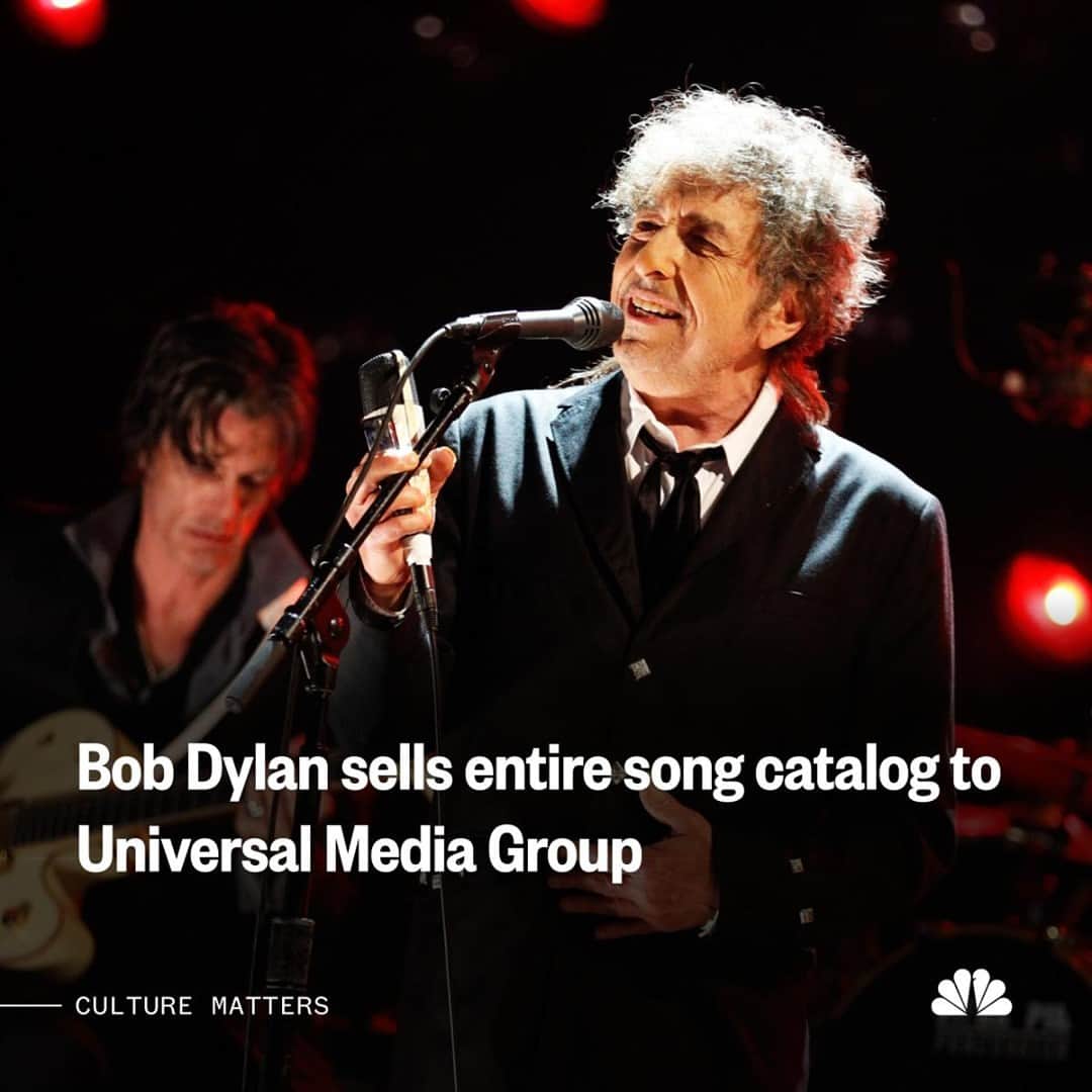 NBC Newsさんのインスタグラム写真 - (NBC NewsInstagram)「Bob Dylan has sold his entire catalog of 600 songs to Universal Music Group, the record company announced on Monday. Tap the link in our bio to read more.⁠ ⁠ 📷 Christopher Polk / @gettyimages」12月7日 23時46分 - nbcnews