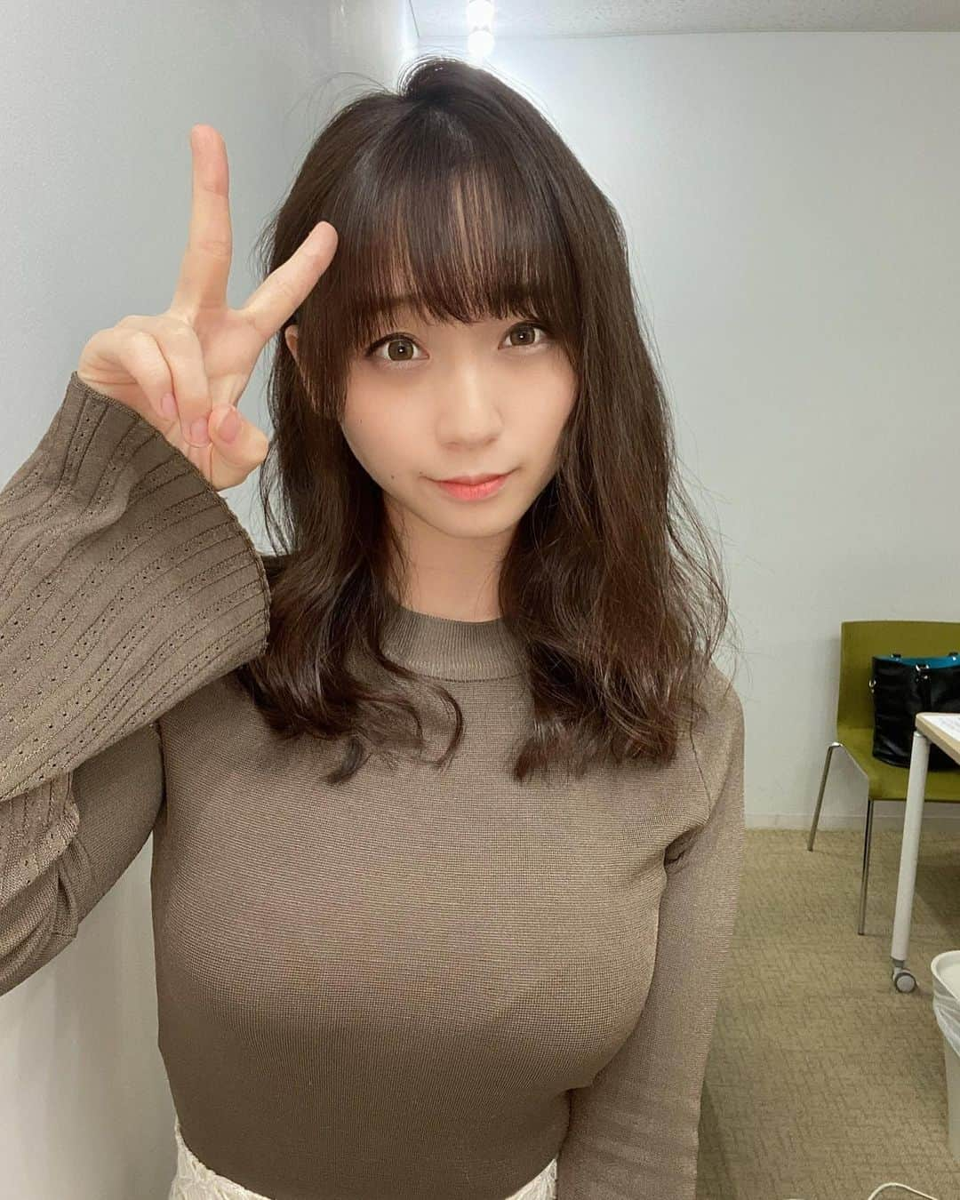 伊織もえさんのインスタグラム写真 - (伊織もえInstagram)「ニット🌸🌸」12月7日 23時46分 - moe_five