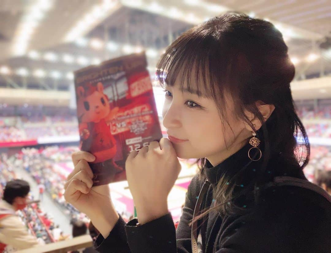 中崎絵梨奈さんのインスタグラム写真 - (中崎絵梨奈Instagram)「今季初の川崎ホームでした🥺  #川崎ブレイブサンダース #レバンガ北海道  辻選手の3P、藤井選手のガッツ ファジーカス選手も相変わらず 「なんでそれ入るの？」ばっかりで川崎に来たなあ、、ってワクワクしました🤤 レバンガは多嶋選手のディフェンスがやはり好き！テイラー選手もよかったなぁ🥺🥺 そしてメイヨ見たかったよ、メイヨー！！  #Bリーグ  #Bリーグ観戦 #bleague #バスケ #バスケットボール #スポーツ観戦女子 #バスケ好きな人と繋がりたい #スポーツ観戦 #バスケ女子 #japan #basketball #スポーツ #sports #中崎絵梨奈 #ぷに子」12月7日 23時57分 - chu_erina