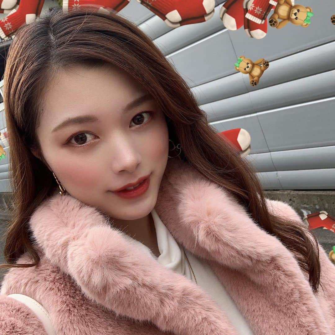 Laraのインスタグラム：「🎅🏻🎄 . 最近寒くなって、 やっと着れた！🤍 モコモコかわい〜💝」