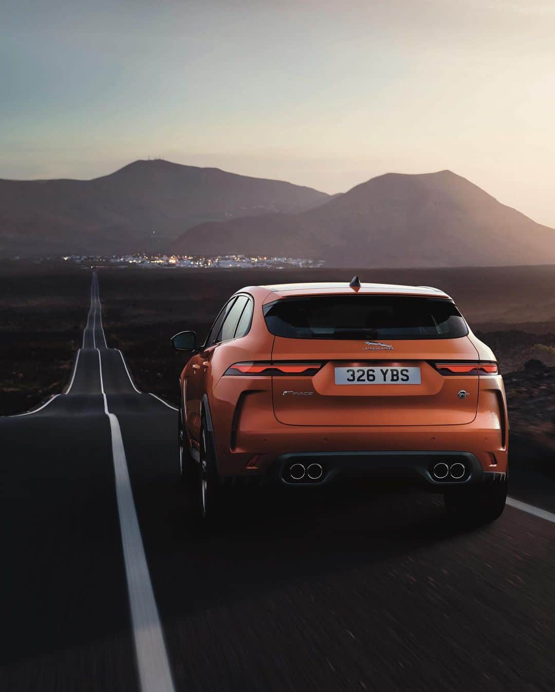 Jaguarさんのインスタグラム写真 - (JaguarInstagram)「Advanced #AWD as standard, with #RWD bias for enhanced performance. The New #Jaguar #FPACE #SVR is composed and confident across every terrain.    #SpecialVehicleOperations #Premium #Luxury #Performance #SUV #SportsCar #SuperCar #Exclusive #Bespoke #Technology #Design #CarsofInstagram #InstaCar」12月8日 0時19分 - jaguar