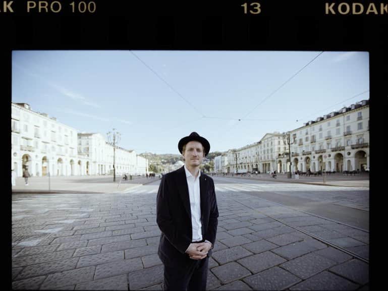 The Lumineersのインスタグラム：「2020 happened a little differently than planned, but I'm so thankful to be living this adventure in Italy with @francesca_laz - @jeremiahfraites  - My new home in @cittaditorino 📷 @robertograzianomoro - Walking around Piazza Vittorio with my wife @francesca_laz - Eating at my favorite restaurant @CannavacciuoloBistroTorino - My favorite piano @CircoloLettori - Going to @Juventus games with my brother and father-in-law」