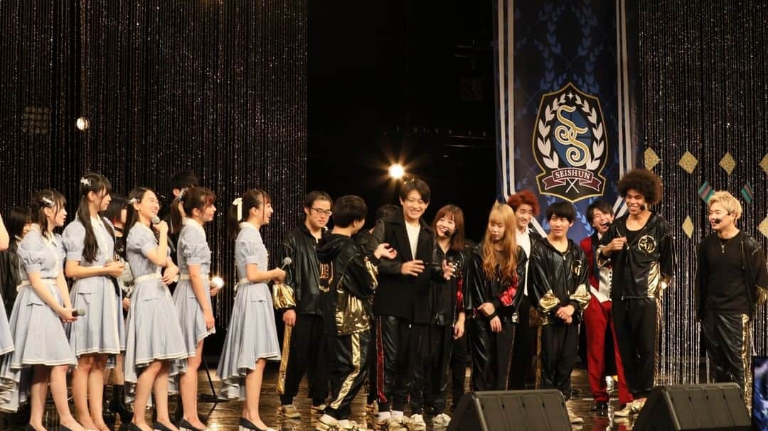 テレビ東京「青春高校３年C組」のインスタグラム：「12月のオンラインライブ決定しました🎉 次回は12/26(土)です✨ 詳細は追って発表致します📢  11/29(日)に行われたオンラインLIVEは アーカイブでお楽しみください😁 青春高校３年Ｃ組ＨＰのオンライン公演 からアーカイブのチケット購入できます🎫  #openhouse #青春高校３年Ｃ組 #オンラインライブ」