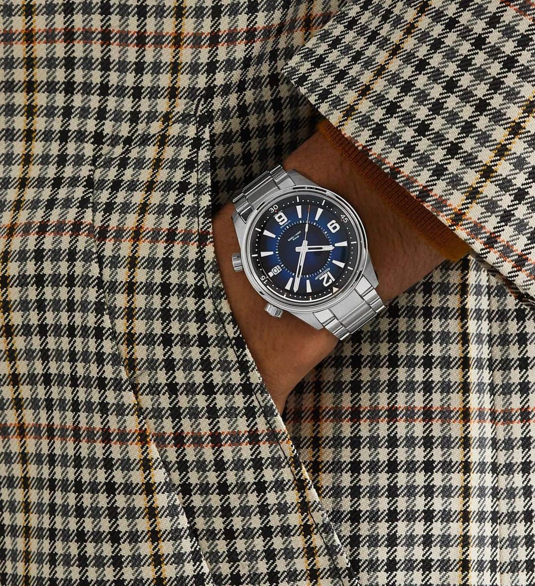 MR PORTERのインスタグラム：「What makes dive watches so popular? Our Senior Watch Editor Mr Chris Hall puts forward his latest theory: it’s not just about rock-solid construction, clear and legible dials and the reassuring presence on your wrist. It’s about the names – these glorious titles that evoke the majesty, menace and mystery of the open sea. And on this front, the @jaegerlecoultre Polaris Mariner is doubly blessed. Hit the link in our bio to read more. #MRPORTERWatches  Shop the story: Jaeger-LeCoultre - Polaris Automatic Chronograph 42mm Stainless Steel Watch, Ref. No. 9028180」