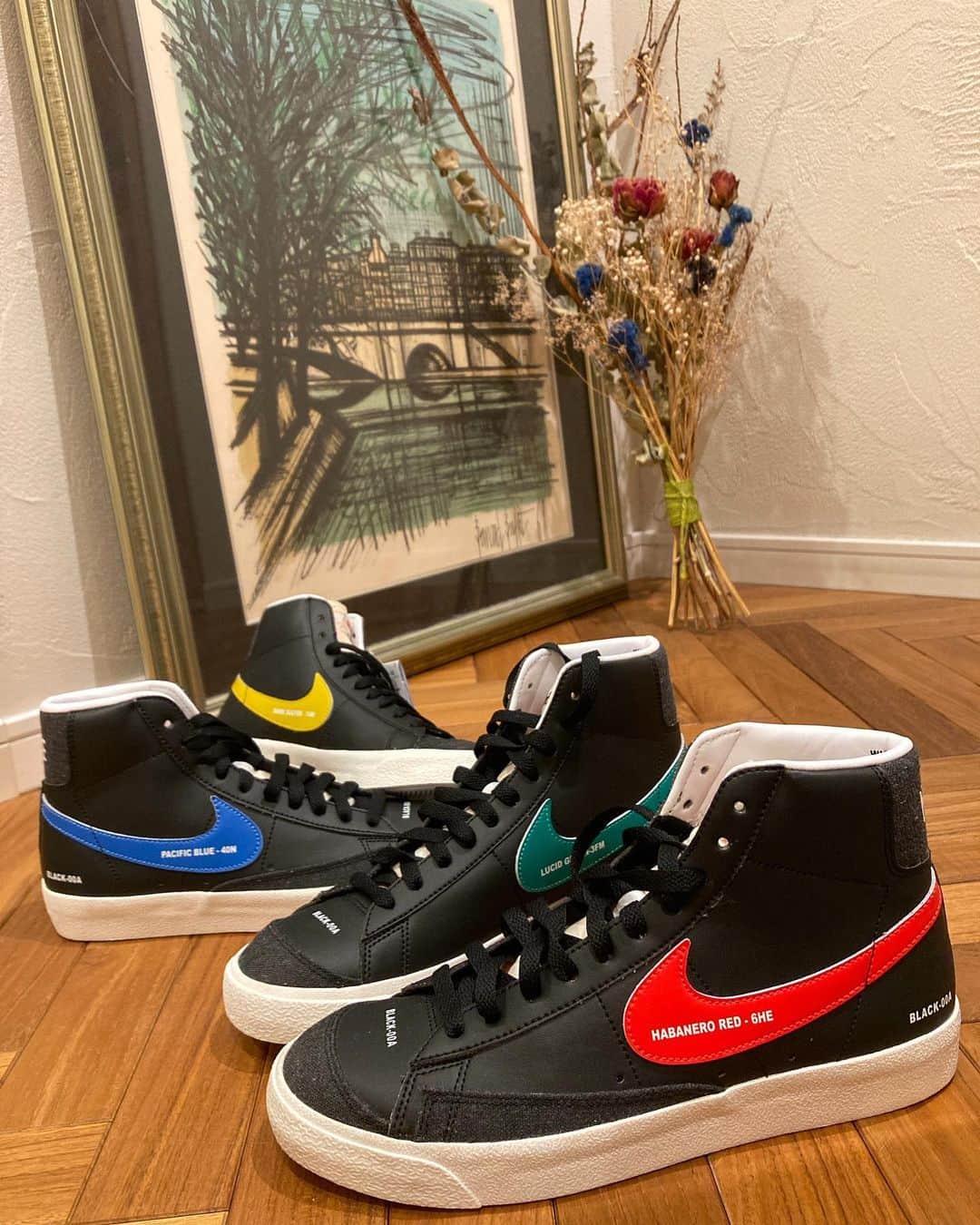 大西宏明のインスタグラム：「奥様とペアスニーカー👟😆  この歳になってスニーカーにハマってきてる😜  #ナイキ #NIKE #スニーカー #ペアスニーカー #奥様 #お揃い #ナイキスニーカー  #スニーカー好きな人と繋がりたい  #スニーカー男子  #スニーカー女子  #スニーカー夫婦 #買い物 #お洒落好き #smile #ほなっ！！」