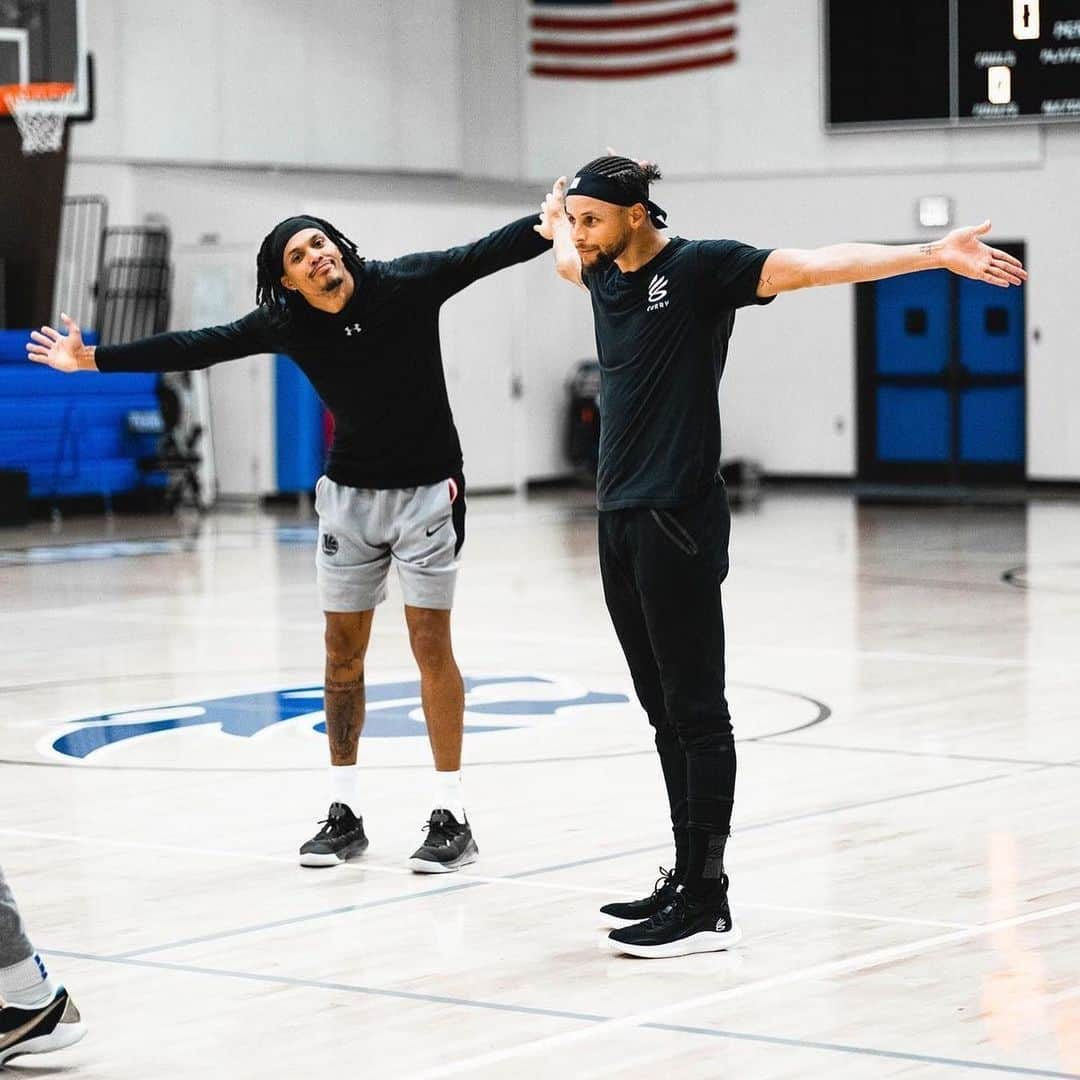 ステフィン・カリーさんのインスタグラム写真 - (ステフィン・カリーInstagram)「An off season to remember. Year 12! Let’s get it.」12月8日 1時43分 - stephencurry30