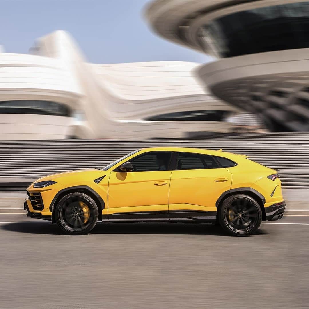 ランボルギーニのインスタグラム：「Every road is a stage, when you’re Lamborghini Urus.  #Lamborghini #Urus #UnlockAnyRoad」