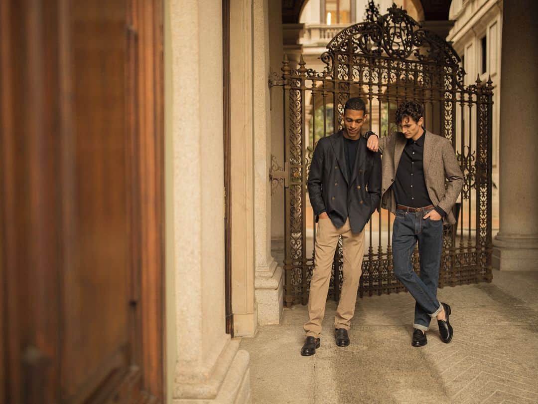 のインスタグラム：「Elegance is keeping things simple⁣ ⁣ #Boglioli #Milano #FW2020 #campaign #friends #smile #fashion #style #kjacket」