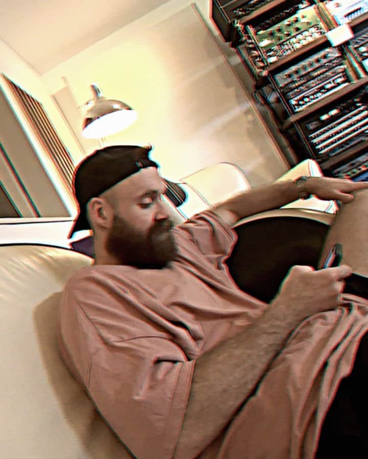 Don Brocoのインスタグラム：「STUDIO UPDATE 4️⃣ YOUTUBE.COM/DONBROCO」