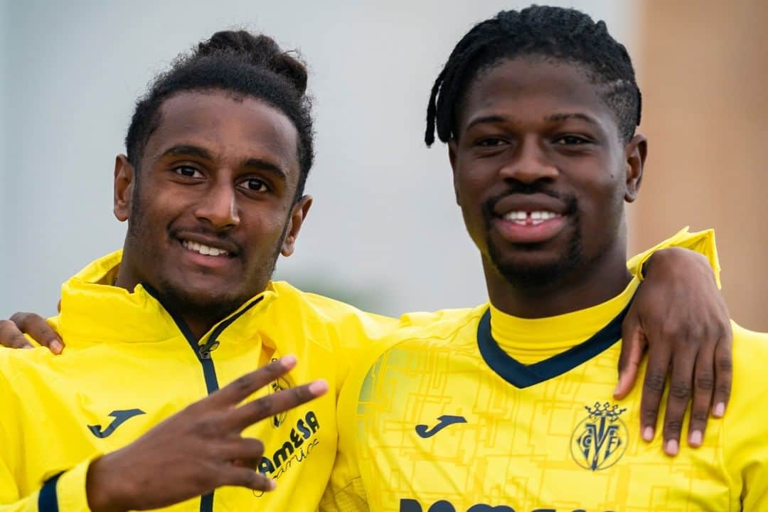 ビジャレアルCFのインスタグラム：「¡Nuevas caras en el entrenamiento de hoy! . New faces in training today! . 👉 @haissemhassan & @kounta_kinte29 👈 . #Villarreal #futbol #football #soccer #europaleague #uel」