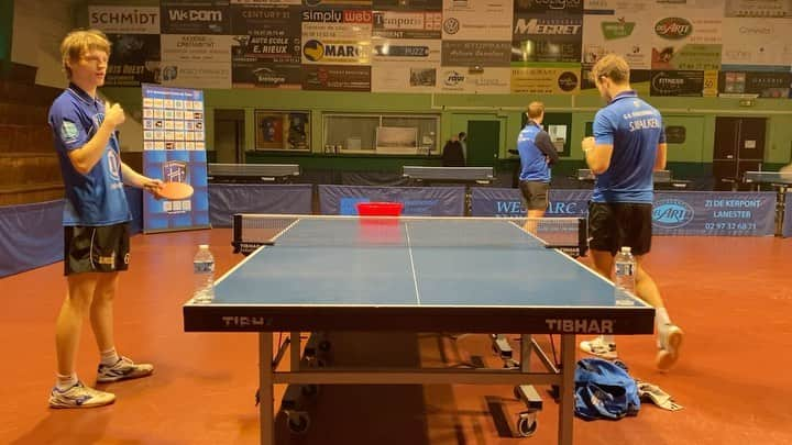 サム・ウォーカーのインスタグラム：「😎🏓」