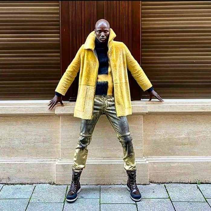 ジトロワのインスタグラム：「ALTERNATIVE POSTER I Featuring our gold leather denim pants  #jitrois #jitroisklub  Thanks to @papis_loveday」