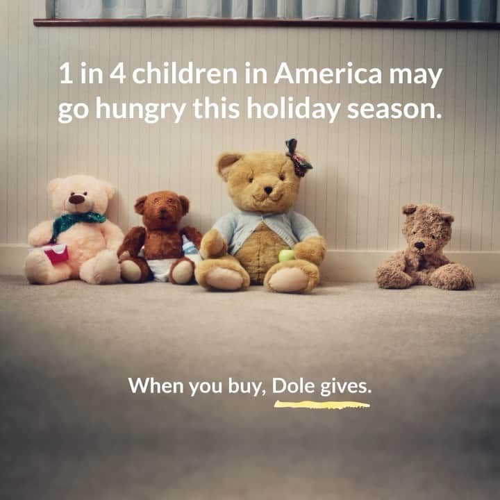 Dole Packaged Foods（ドール）のインスタグラム：「This holiday season, 1 in 4 children may go hungry in the US. Buy specially selected Dole Packaged Foods products between now and 12/21/20, and Dole will donate gross profits from product sales to Feeding America®. Help us feed a child in need. Shop via link in bio.」