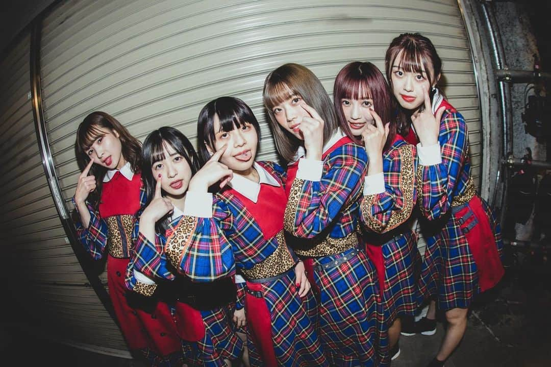 Pimm's【公式】のインスタグラム：「12/7(MON)Pimm's LIVE TOUR 2020 -REVIVAL- TOUR FINAL＠EBIS RIQUID ROOM  #pimms #ピムス #tokyogirlsmixture #rock #アイドル #ミクスチャーロック  Photo by @nekoze_photo  THX!!! nekoze_photo!!!」