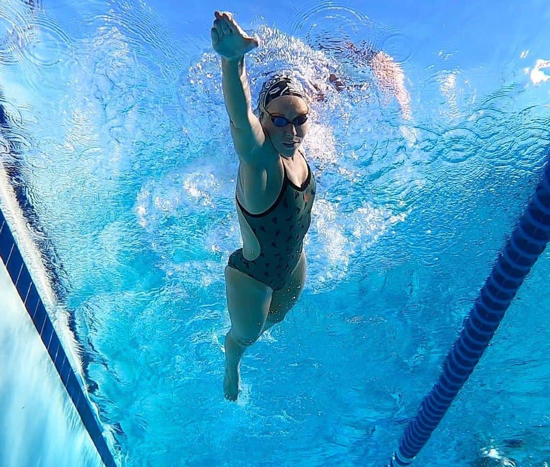 Julieのインスタグラム：「I took an extra rest day since my lats were so sore from playing a Nintendo Fitness Boxing game 😬 At least it’s some cross-training! 😂 . . . . #arenawaterinstinct #swimmer #summerjulep #swimming #swim #swimlife #swimmerslife #instaswim #instaswimming #mastersswimming #instaswimmer #usaswimming #swimtraining #swimpractice #myswimpro #swimsmarter #swimfit #itsaswimmerthing」
