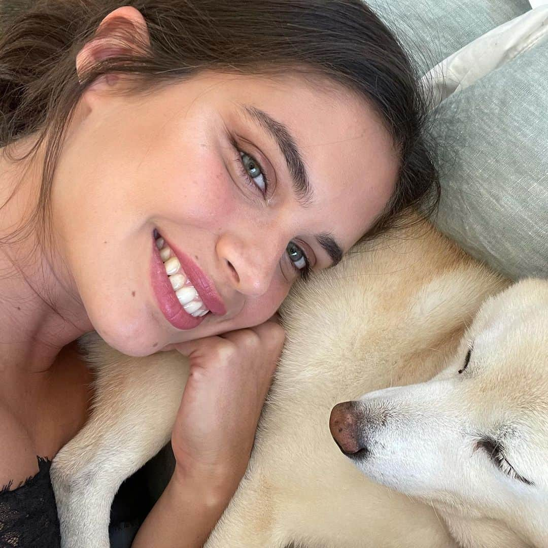 サラ・サンパイオさんのインスタグラム写真 - (サラ・サンパイオInstagram)「Good morning 😴😴🐶🐶」12月8日 2時27分 - sarasampaio