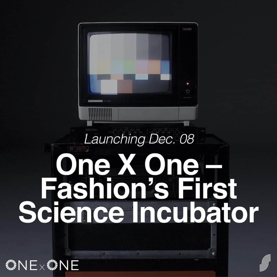 パブリックスクールのインスタグラム：「For the past 6 months we’ve been working with some of the smartest human beings on the planet.   For what you ask?  As part of @theslowfactory first SCIENCE INCUBATOR we’ve been fortunate enough to be paired with Dr. Theanne Schiros of Columbia University who has created an amazing new cellular textile made completely from waste. If that’s too difficult to understand, don’t worry that’s how we felt at first. But as we familiarized ourselves with the process and her studies it’s basically everything we’d been looking for.  We knew for a while that we had to start looking outside of our own industry to find renewable sources of raw materials to work with. So we teamed up with Dr. Schiros, who helped us begin to answer the question: How can we translate naturally existing non-toxic substitutes into our design without damaging the environment.   We’re excited to share with you what we came up with this week. Stay tuned to our stories to find out more!」