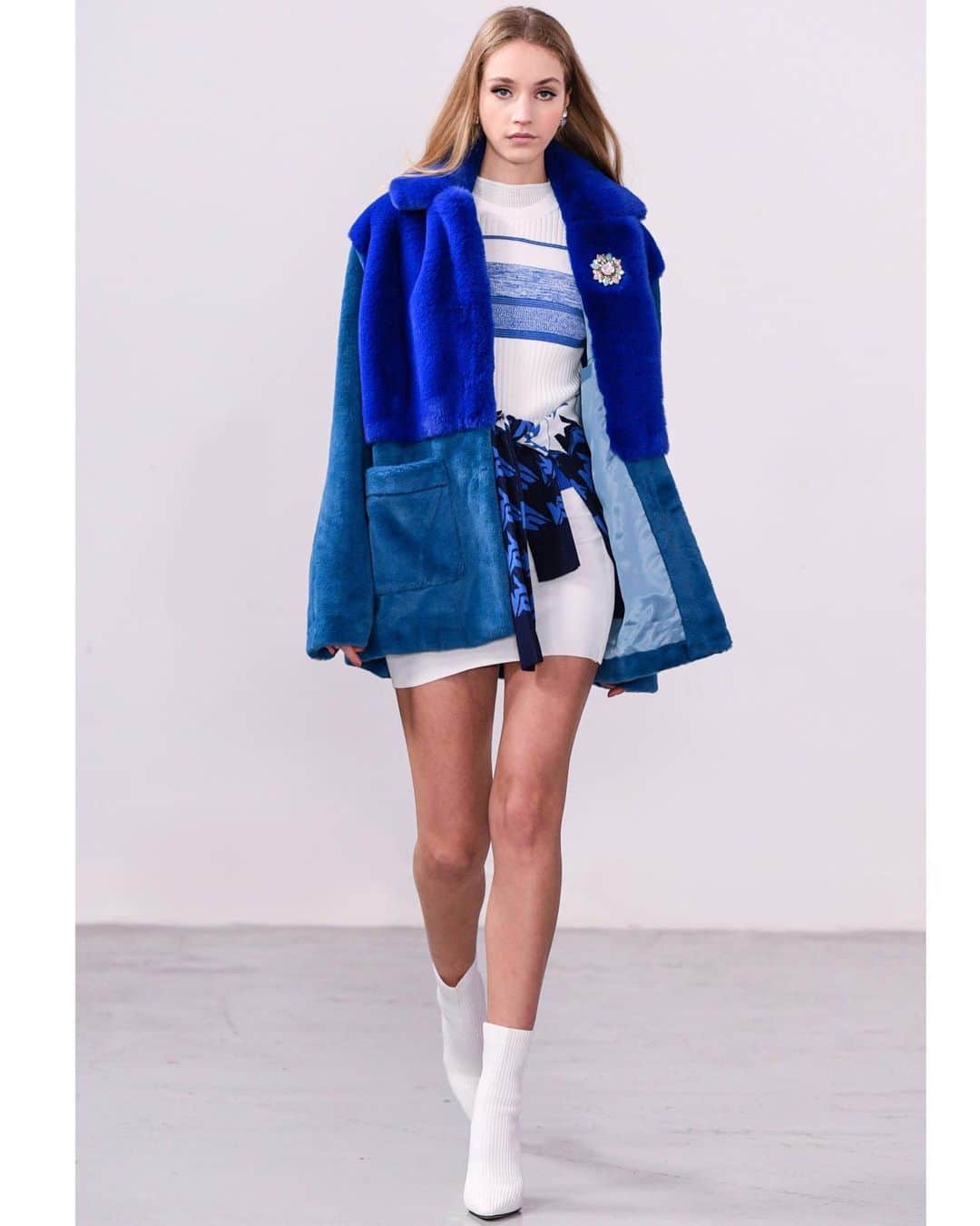 マークファストのインスタグラム：「AW2020 🤍🌨🤍💙」