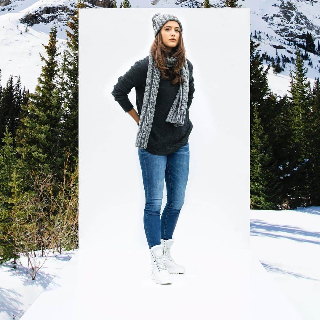 ティンバーランドさんのインスタグラム写真 - (ティンバーランドInstagram)「Need something to wear for après ski? Or to trek through the winter snow? These will be your go-to boots for a practical, cool-girl style all winter long. Swipe ➡️ for 3 ways to style the Jenness Falls! #Timberland」12月8日 2時48分 - timberland