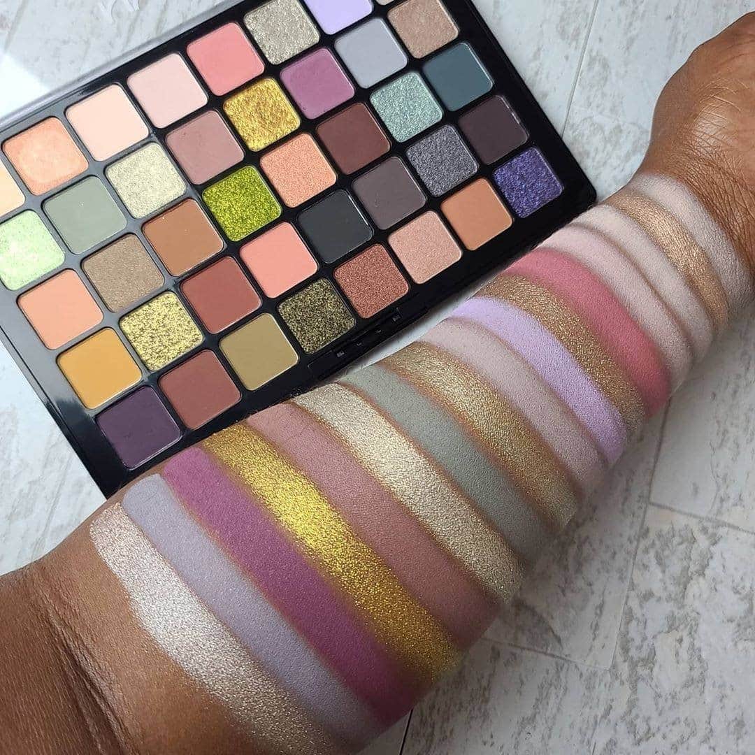 NYX Cosmeticsさんのインスタグラム写真 - (NYX CosmeticsInstagram)「*Pigment has entered the chat* 💻 @paletteaddict swatches our Ultimate Utopia Shadow Palette 🌈 Available online at nyxcosmetics.com ✨ • #icedathome #nyxcosmetics #nyxprofessionalmakeup #crueltyfreebeauty」12月8日 2時48分 - nyxcosmetics
