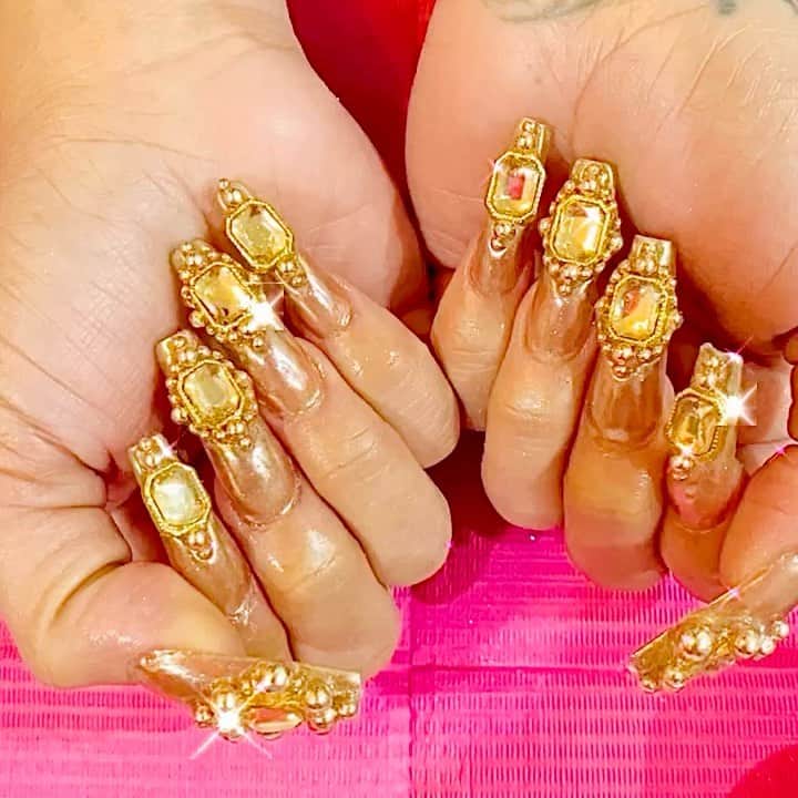 のインスタグラム：「Sparkling 🥂 Champagne✨✨✨ @keyshiacole   #nailart #nails #fashion #britneytokyo #keyshiacole #keyshacolenails」
