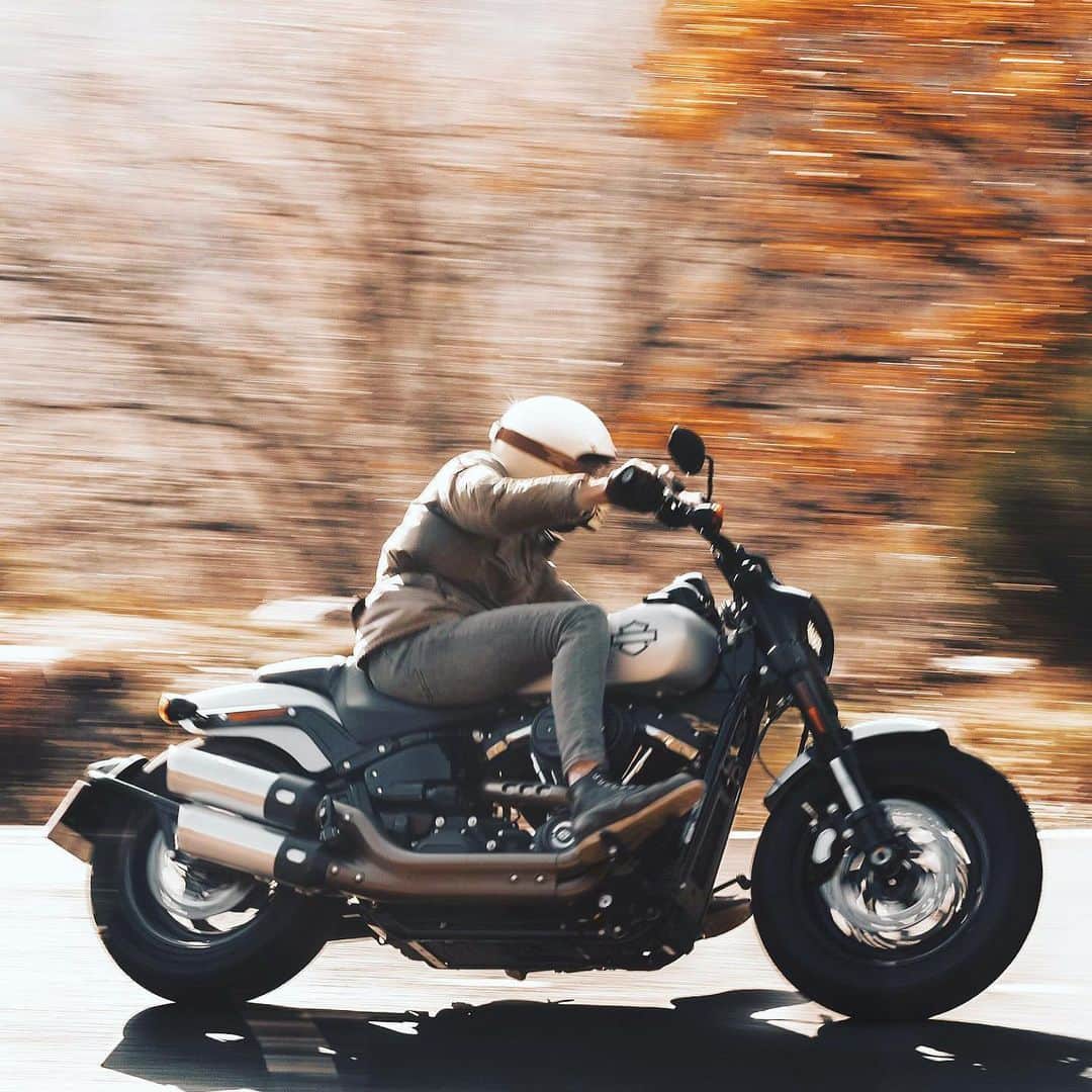 Harley-Davidson Japanさんのインスタグラム写真 - (Harley-Davidson JapanInstagram)「冬のワインディングはいい。#ハーレー #harley #ハーレーダビッドソン #harleydavidson #バイク #bike #オートバイ #motorcycle #ファットボブ #fatbob #fxfbs #ソフテイル #softail #ミルウォーキーエイト #milwaukeeeight #ライド #ride #衝動 #impulse #2020 #自由 #freedom」12月8日 2時55分 - harleydavidsonjapan
