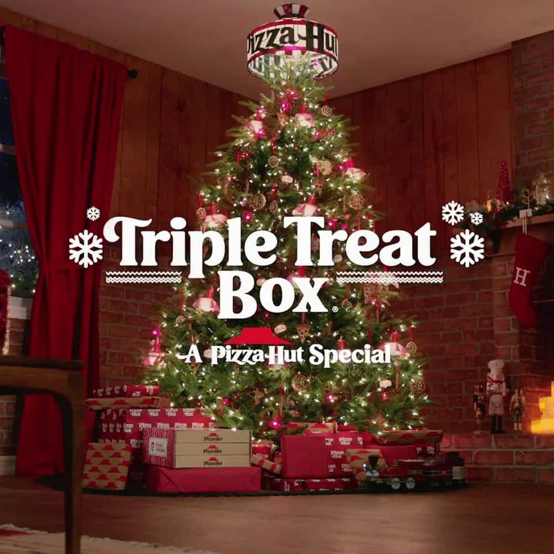 Pizza Hutのインスタグラム：「The gift you didn’t know you needed is back for a limited time only! The Triple Treat Box® with 2 medium pizzas, breadsticks, and Cinnabon® Mini Rolls.」