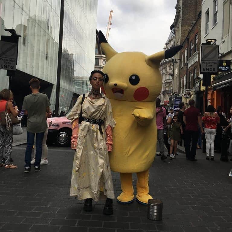 FKAツイッグスのインスタグラム：「pikachu and a fan」