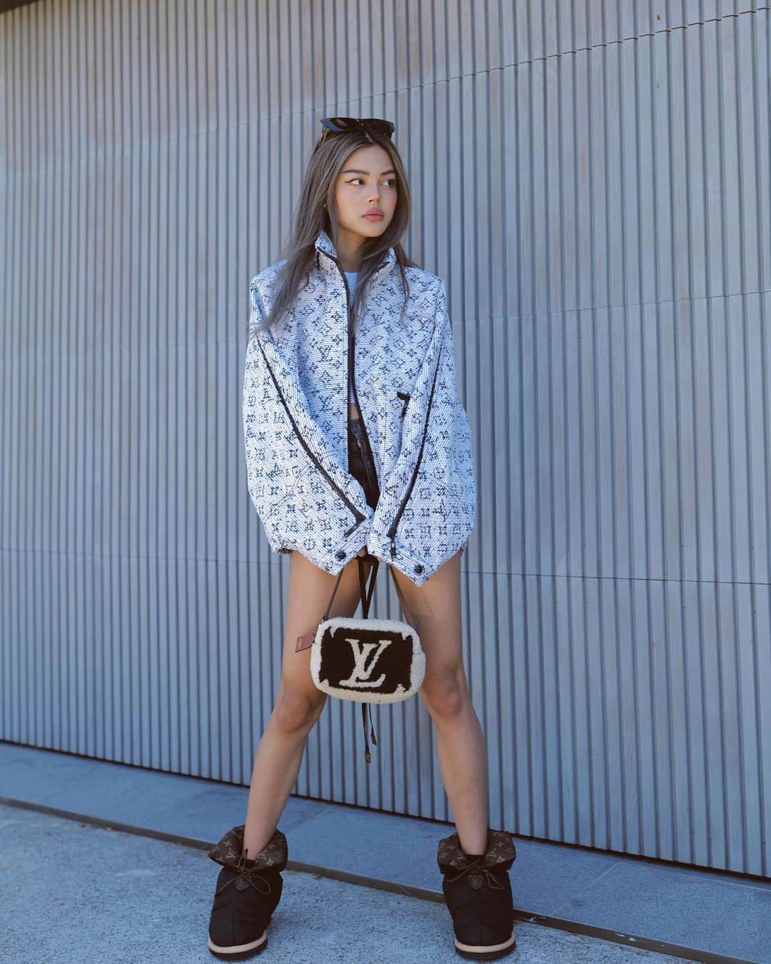 リリーマイマックさんのインスタグラム写真 - (リリーマイマックInstagram)「Walking on a dream @louisvuitton」12月8日 8時51分 - lilymaymac