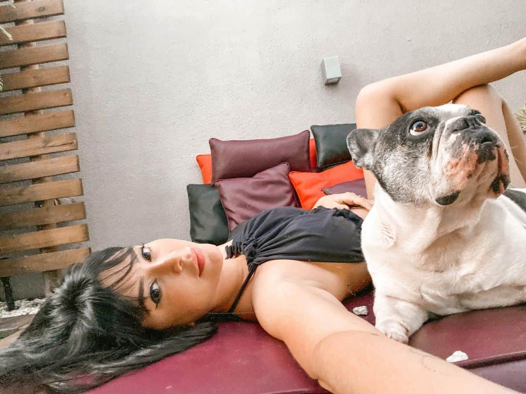 Gabriela Salesのインスタグラム：「Eu e ele 💗🐽」
