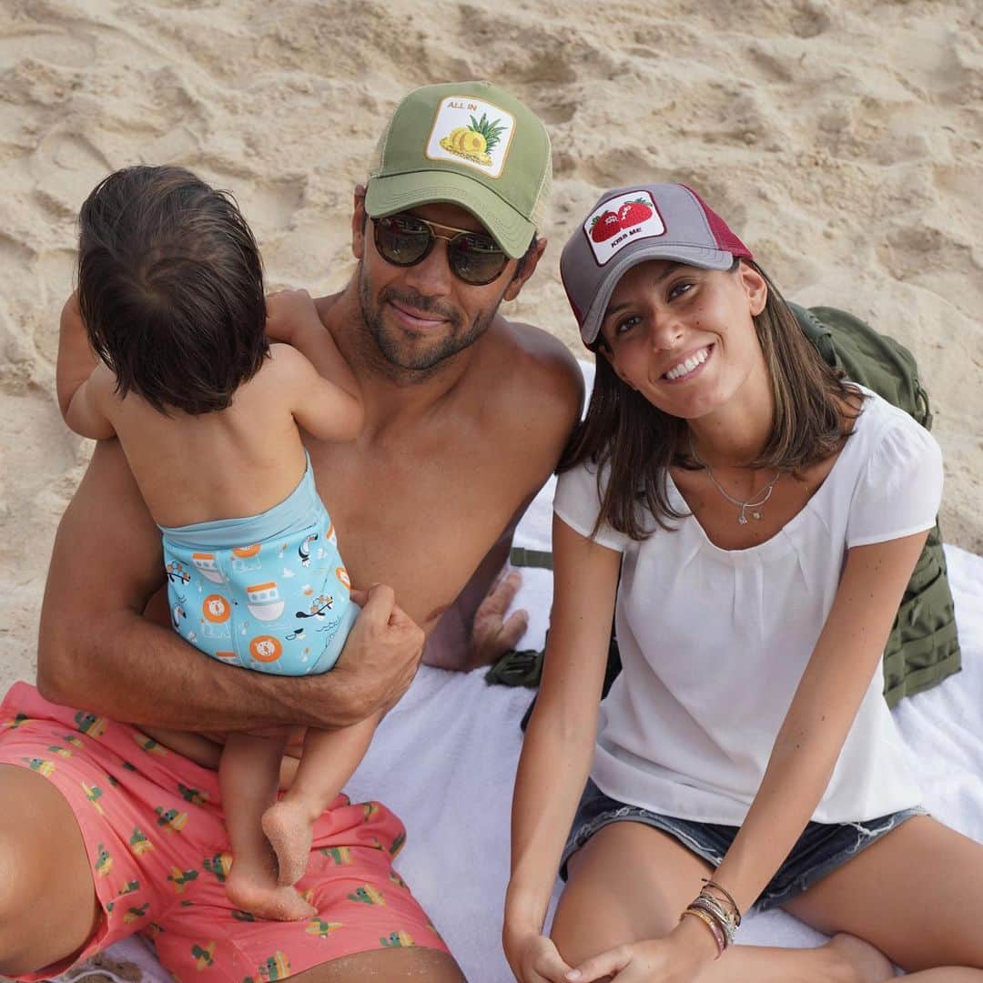 フェルナンド・ベルダスコのインスタグラム：「Feliz 3er aniversario mi amor !! Gracias por todo lo vivido juntos ❤️🥂 #pormuchosañosmas #familyiseverything #7dediciembre」