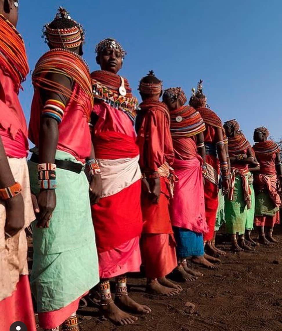 ミッシェルジョナスのインスタグラム：「Hello beautiful people. The faces, colors and clothing of Kenya, are just breathtaking to me. 🙏🏼 #Amazing #Kenya www.mijobymichellejonas.com #michellejonasdesigns #michellejonastravelwear  • • • • #SupportSmallBusiness #Colors #BeachLiving #MadeInLA #poolside #resortwear #evolving #perspective #loveyourlife #summertimeclothes #beautyisintheeyeofthebeholder  #nobettertimethannow #popofcolor #instafashionistas #vacationwear #travelwear  #loveyourlook #fallinlovewiththeprocess #love #yourelovely #friends #besafeeveryone #tiedyedinLA #HandDyed #Inspiration」