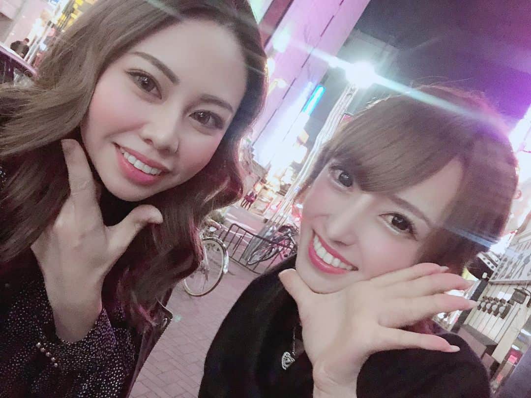 のインスタグラム：「中洲からあんちゃんと💖 博多行ったことないのお行きたいな🥴  気さくな美人なあんちゃん😋  一緒に錦巡りしてダーツしてマリカーして楽しすぎた🥺💖  お客さまもありがとう🥰  #メイドカフェ#プティパルフェ#住吉#アールズカフェ#錦#キャバクラ#名古屋#YouTube#17#中洲」