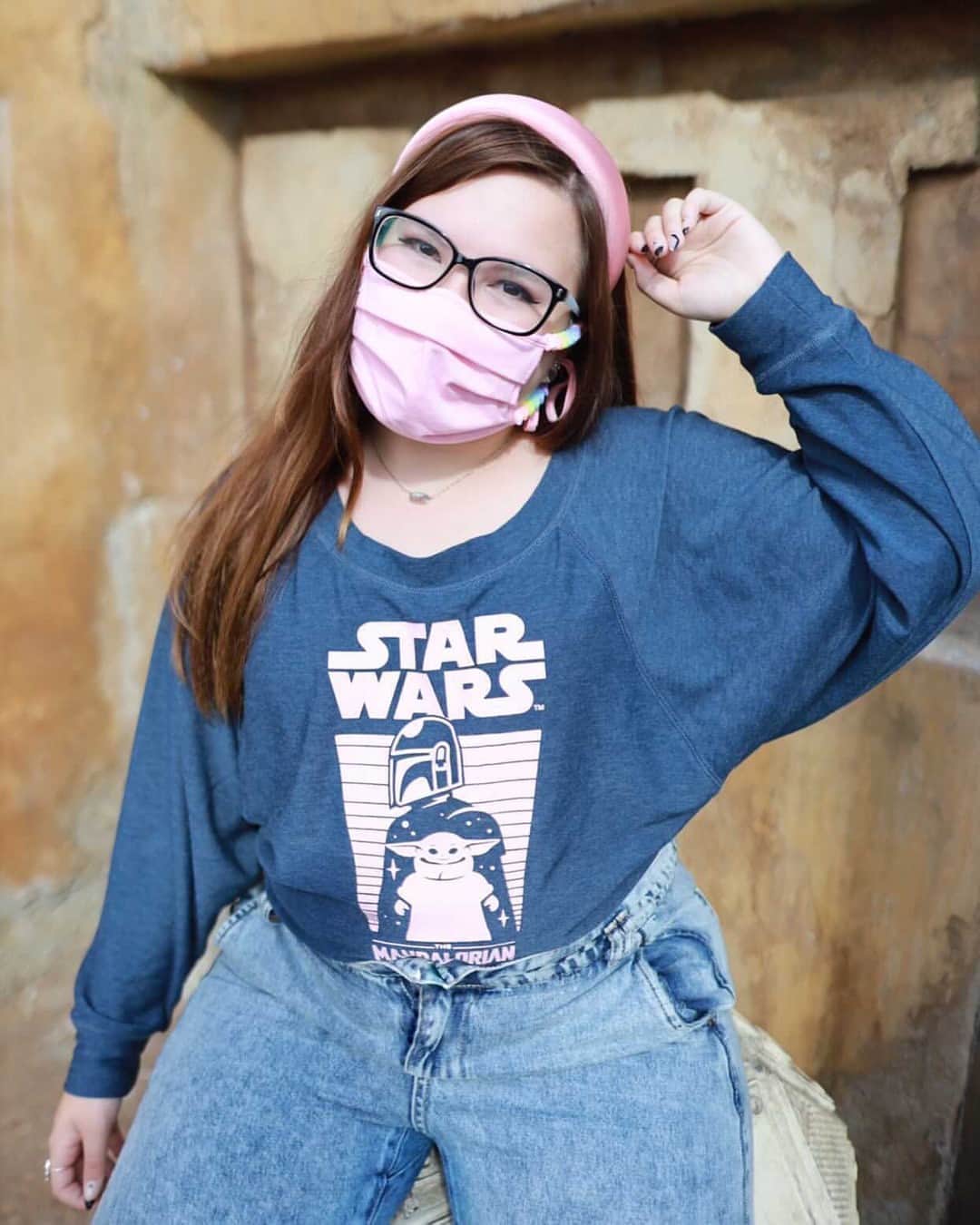 チェイサーのインスタグラム：「Monday’s are the best because it means it’s #MandoMondays ✨ @robinmcgrath #chaserbrand #TheMandalorian #StarWars #Disneystyle #disneyclothes #starwarsstyle #BabyYoda #grogu」