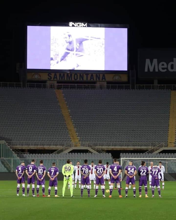 ACFフィオレンティーナさんのインスタグラム写真 - (ACFフィオレンティーナInstagram)「In ricordo di Mario Maraschi. Leggenda Viola. In loving memory of Fiorentina legend Mario Maraschi. 🙏💜」12月8日 4時58分 - acffiorentina