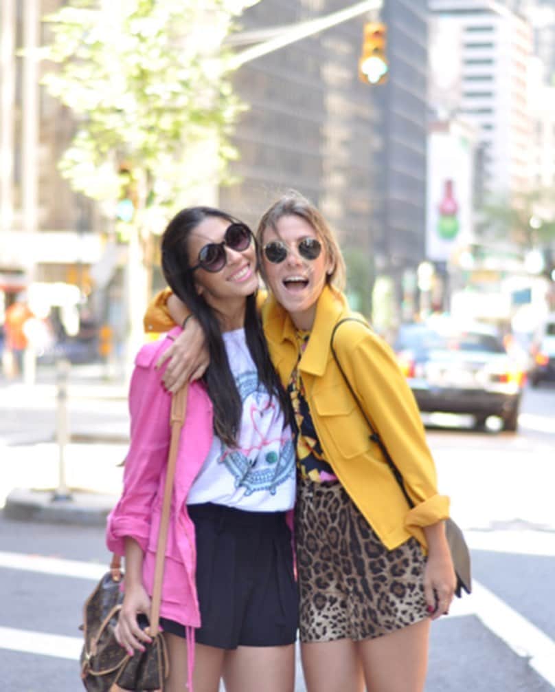 Glam4Youさんのインスタグラム写真 - (Glam4YouInstagram)「Parabéns pra minha sagitariana arretada e amada @danimelon. Uma mãe maravilhosa. Uma amiga que a época dos blogs me deu (since 2009), e até hoje não saiu da minha vida. Amiga com A maiúsculo. Que ajudou qdo mais precisei com a NV, lá no comecinho, mesmo ela tendo uma marca de roupas bem maior e famosa do que a minha iniciante. Amiga que sempre foi sincera sem machucar. Que sempre acolheu qdo precisei. Que sempre se fez presente mesmo quando não havia presença física. Você merece o mundo amiga. Amo você de todo meu coração! Tudo de mais lindo no mundo e a gente juntinho pra sempre 🎈 PS: foto de 2013.」12月8日 5時15分 - nativozza