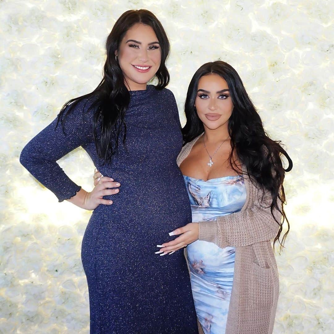Carli Bybelさんのインスタグラム写真 - (Carli BybelInstagram)「Last Sunday we had @innerbeautybybel baby shower! It was so beautiful💙 i can’t wait to hold my baby nephew in my arms! It’s such a surreal experience being pregnant with my sister. So unbelievably blessed!!! Counting down the days until baby K is here! A new vlog just went up from this special day🥰 love you sis!!!!!!!」12月8日 5時50分 - carlibel