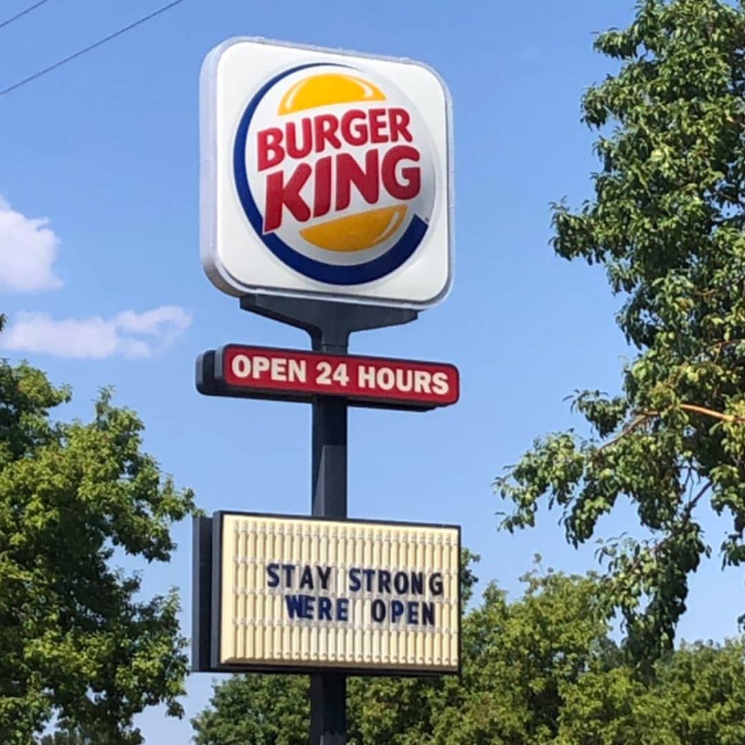 バーガーキングさんのインスタグラム写真 - (バーガーキングInstagram)「the motivational sign we all need」12月8日 6時27分 - burgerking