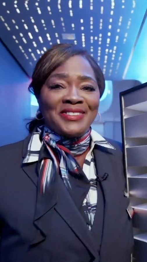 アメリカン航空のインスタグラム：「We’re excited to launch our new video series — American Minute. In our first episode, Flight Attendant Jacqueline Brown explains how HEPA filters clean the air on board our aircraft to help make your travel journey safer. Check it out!」