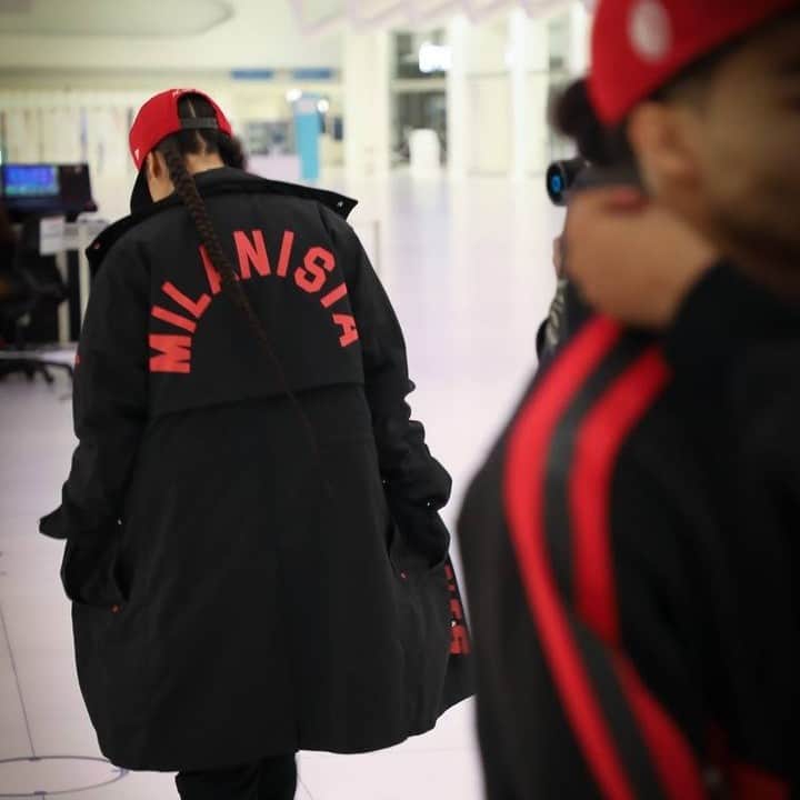 ACミランさんのインスタグラム写真 - (ACミランInstagram)「📸 A taste of what's to come 🤩  Pre-order the @planes capsule collection by registering for the Rossoneri Newsletter through the link in bio.  @rocnation  #GreatnessIsAProcess」12月8日 18時00分 - acmilan