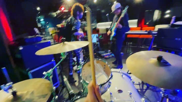坂東慧のインスタグラム：「今日は赤坂MZES TOKYOにてJINO TAKA BANDO です！ 配信もございます！  https://mzes.jp/event/jinotaka-feat坂東慧twinbassunit/」