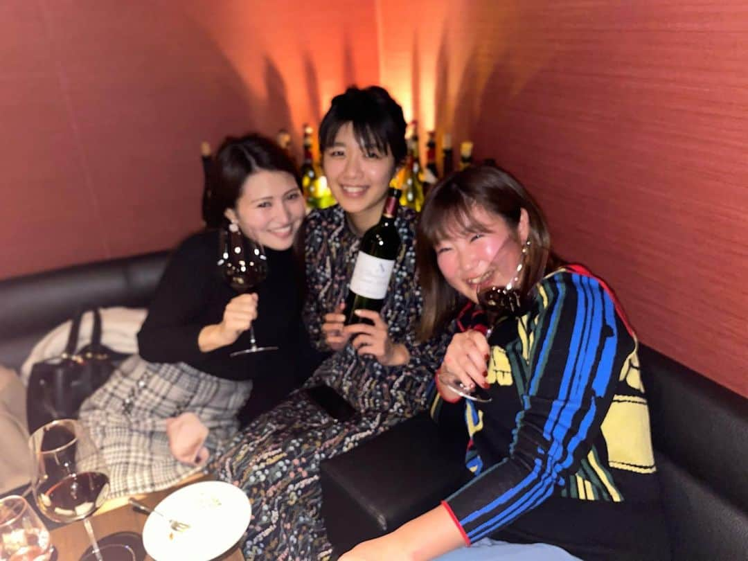 Kamada Sakurakoさんのインスタグラム写真 - (Kamada SakurakoInstagram)「🎂  ♦︎大好きな空間 #conradtokyo   ♦︎銀座の大好きなお店 #elevage 🍷  でのサプライズ。  彼からいくつも仕掛けされてて 県をこえても急に会いにきてくれる友達がいて  ファミリーからも 遠隔でお祝いしてもらって  ほんまに幸せな夜。 愛されてるなぁ。と、実感。  #ありがとう  #誕生日  #みんなが健康でありますように」12月8日 16時26分 - sakurako_mahaloha