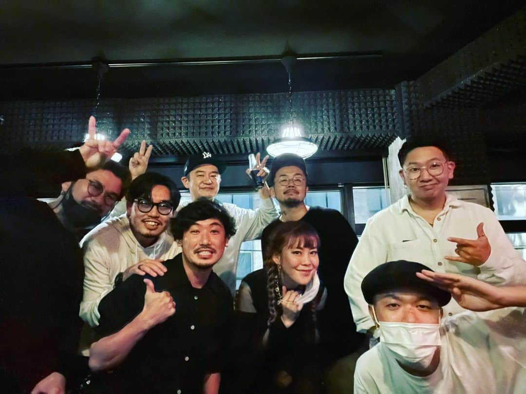 SONOMIのインスタグラム：「怒涛の沖縄ライブ2days。 初日の「affair at little rockers』は DJ SETでお送りしました🎤 箱は素敵だしgood musicばかりスピンするプレイヤーばかりだし常に良い雰囲気の中皆さん暖かく迎えてくれて本当に感謝！！ 皆に出会えてよかった😌👐🏻 また必ず遊びましょう〜＼(^o^)／」