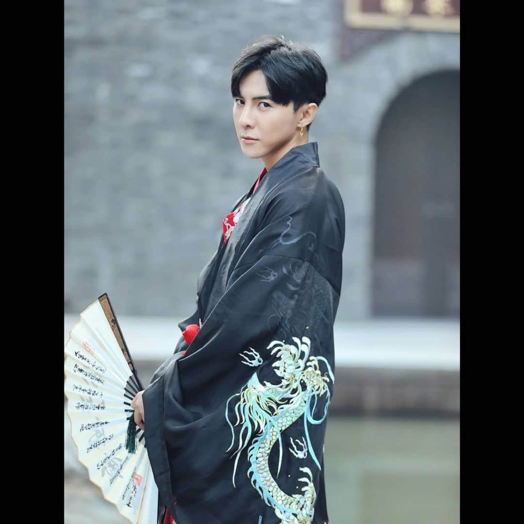ダンソン・タンのインスタグラム：「唐伯唬 - #DT #唐禹哲 #杭州 #錄影」